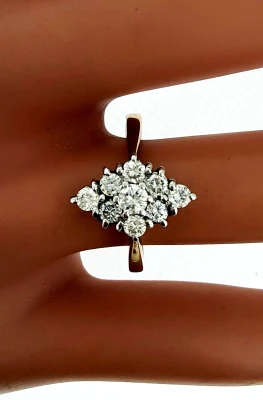0.50ct Diamond & 9ct Gold Cluster Ring 2.4g