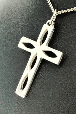 Sterling Silver Pierced Cross Pendant 3.1g ( 34 x 17 x 1.6mm )