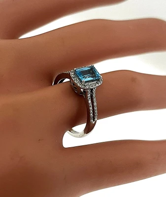 1.00ct Topaz & 0.20ct Diamond Halo Ring - 9ct White Gold 3.3g