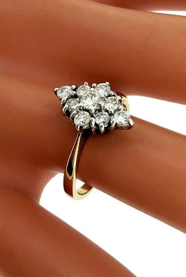 0.50ct Diamond & 9ct Gold Cluster Ring 2.4g