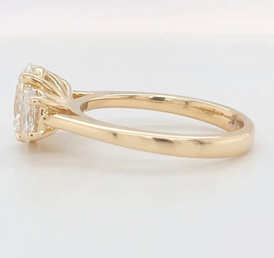 1.71ct Lab Grown Diamond & 9ct Gold Trilogy Ring (Ovals) 3.7g size M