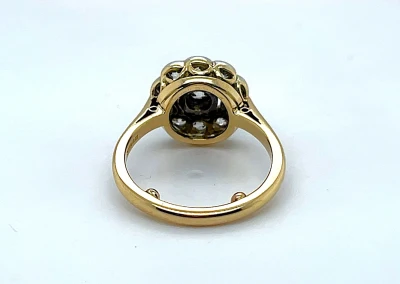 1.30ct Diamond & 18ct Diamond Cluster Ring 5.5g