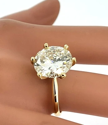 7.75ct Diamond & 18ct Gold Solitaire Ring 5.4g