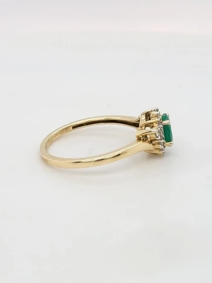 0.50ct Emerald & 0.10ct Diamond Halo Solitaire Ring - 9ct Gold 1.7g