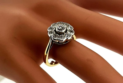 1.30ct Diamond & 18ct Diamond Cluster Ring 5.5g