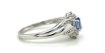 0.25ct Tanzanite & Diamond 18ct White Gold Dress Ring 3.3g