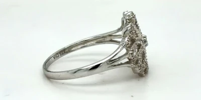 0.10ct Diamond & 9ct White Gold Flower/Dress Ring 2.07g