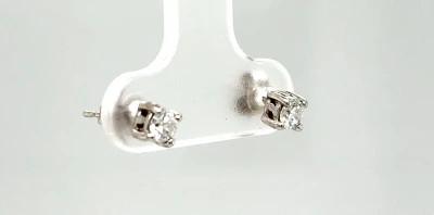 0.20ct Diamond & 9ct White Gold Studs 0.7g