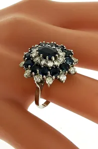 3.00ct Sapphire & 0.84ct Diamond Cluster Ring - 18ct White Gold 7.0g