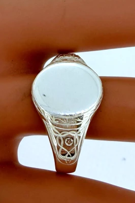 Sterling Silver Celtic Signet Ring 9.3g