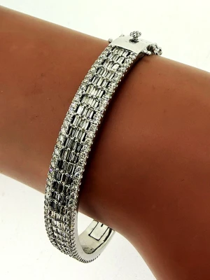 4.35ct Diamond & 9ct White Gold Bangle 30.9g 7.5 Inch