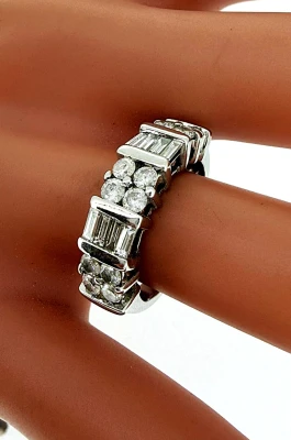 1.00ct Diamond & 18ct White Gold Dress Ring 4.7g