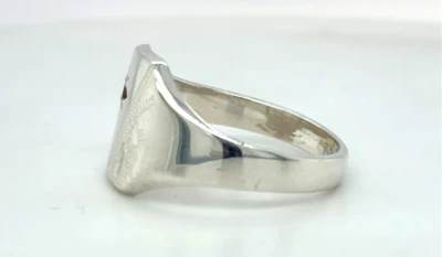 0.05ct Garnet & SIlver  Signet Ring 5.0 g - 13.3mm