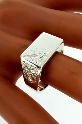 Sterling Silver Hand Engraved Rectangular Signet Ring 9.3g