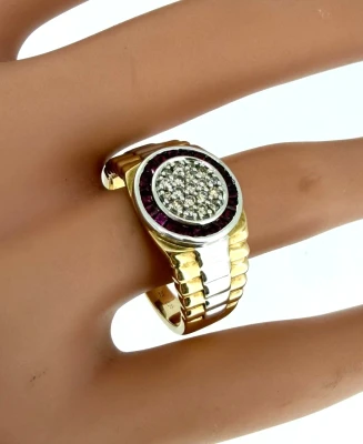 0.15ct Ruby & 0.10ct Diamond Signet Ring - 9ct Gold 5.8g