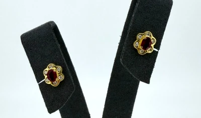 0.50ct Ruby & 0.12ct Diamond Stud Earrings - 18ct Gold 2.0g