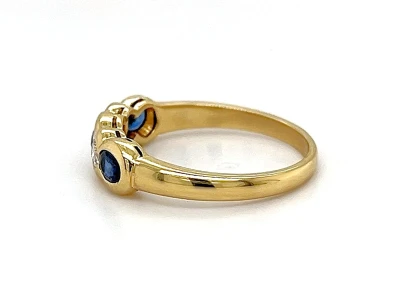 0.60ct Sapphire & 0.20ct Diamond 18ct Gold Ring 3.3g