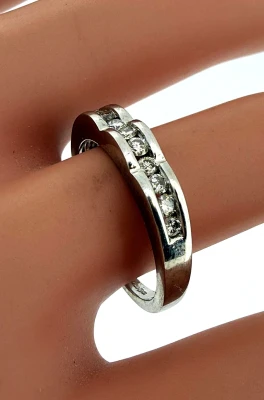 0.25ct Diamond & 9ct White Gold Eternity/Wedding Band 2.65g