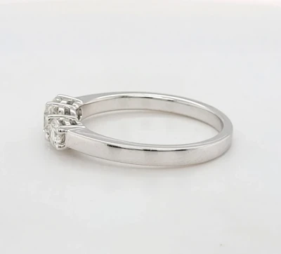 0.75ct Diamond & 18ct White Gold Trilogy Ring 3.7g