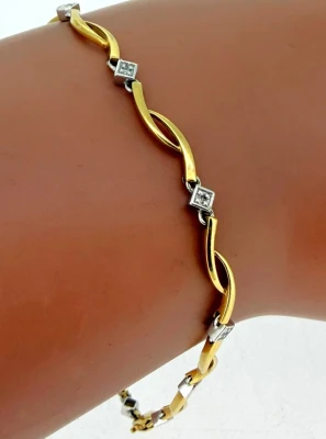 0.06ct Diamond & 9ct Gold Ornate Bracelet 7.5 Inch 3.5g