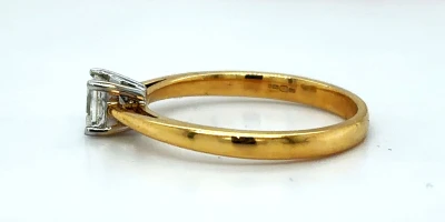 0.50ct Diamond & 18ct Gold Solitaire Ring 3.3g