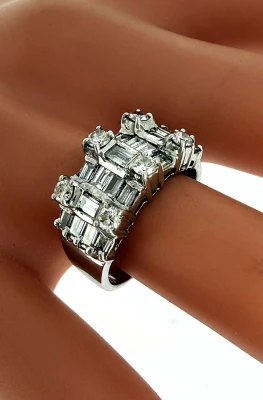 1.25ct Diamond & 18ct White Gold Dress Ring 7.2g