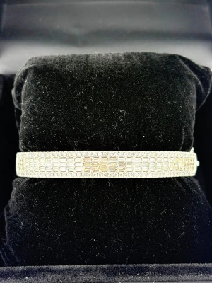 4.35ct Diamond & 9ct White Gold Bangle 30.9g 7.5 Inch