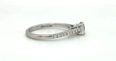 0.88ct Diamond & Platinum Solitaire Ring 3.4g