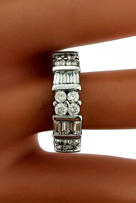 1.00ct Diamond & 18ct White Gold Dress Ring 4.7g