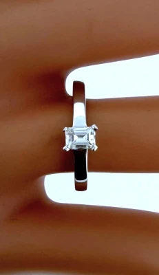0.33ct Diamond & 18ct White Gold Solitaire Ring 2.4g