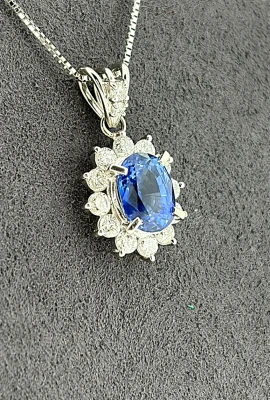 2.31ct Sapphire & 0.80ct Diamond Platinum Pendant 5.4g 16/18inch