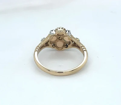 Opal & 0.10ct Diamond -9ct Gold Dress Ring 2.5g