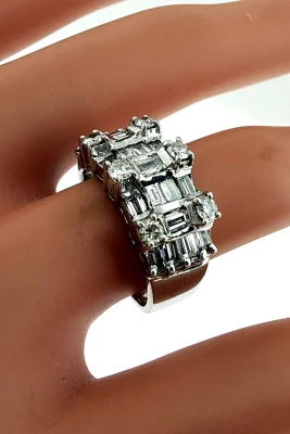 1.25ct Diamond & 18ct White Gold Dress Ring 7.2g