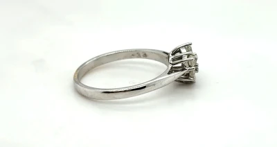 0.33ct Diamond & 9ct White Gold Cluster Ring 2.0g