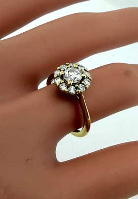 0.75ct Diamond & 18ct Gold Halo Ring. Centre 0.45ct GIA Cert