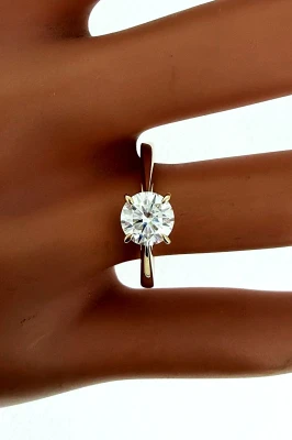 1.02ct Lab Grown Diamond & 9ct Gold Solitaire Ring 2.47g