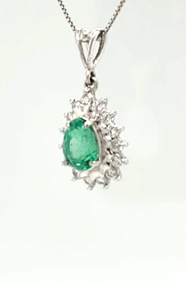 0.78ct Emerald & 0.30ct Diamond - Platinum 4.1g 16 Inch