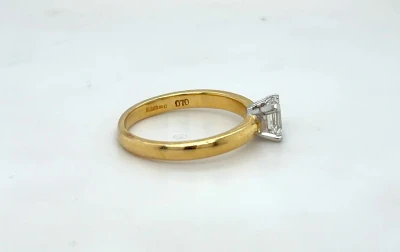 0.70ct Diamond & 18ct Gold Solitaire Ring 3.7g