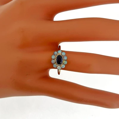 0.30ct Sapphire & Opal -9ct Gold Dress Ring 1.8g