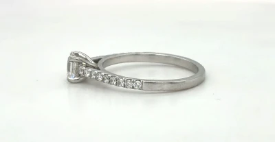 0.88ct Diamond & Platinum Solitaire Ring 3.4g