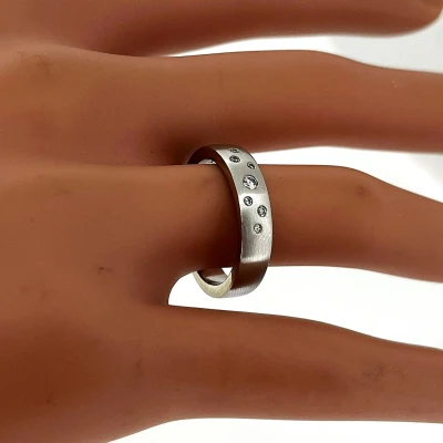 0.10ct Diamond & 9ct White Gold BRUSHED 5mm Slight Court Wedding Band 6.3g