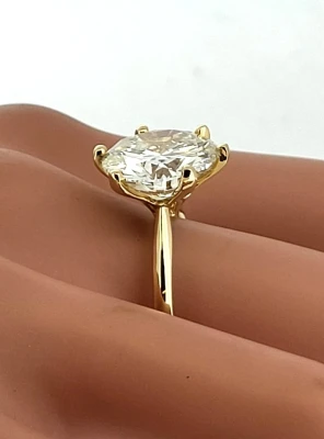 7.75ct Diamond & 18ct Gold Solitaire Ring 5.4g