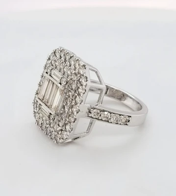 2.55ct Diamond & 9ct White Gold Halo Cluster Dress Ring 6.1g