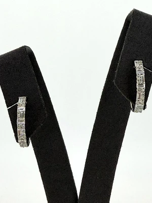0.76ct Diamond & 18ct White Gold Oval Hinged Hoop Earrings 2.8g