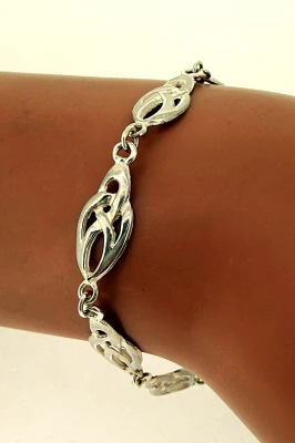 Sterling Silver Celtic Bracelet 6.1g 7.5inch