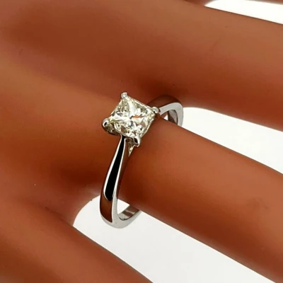 1.00ct Diamond & Platinum Solitaire Ring 4.4g
