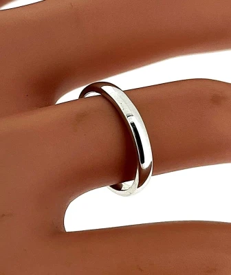 2.5mm Slight Court Wedding Band 9ct White Gold 2.1g